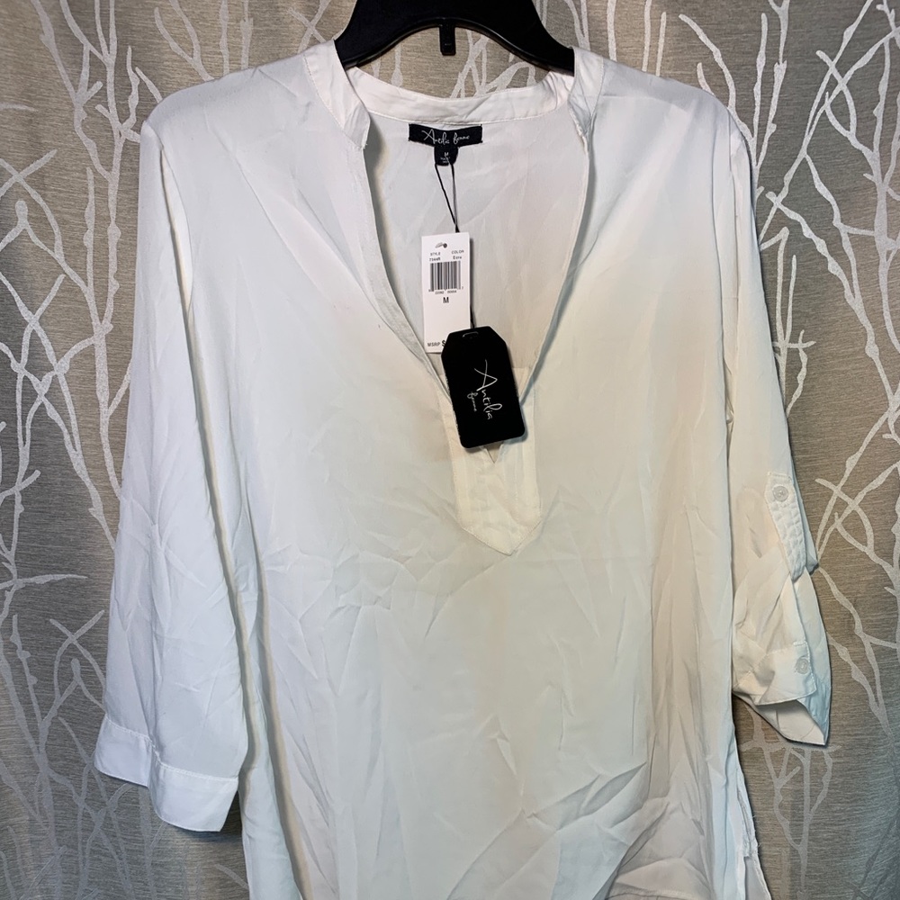 Antilia Femme V-Neck White Classic Top